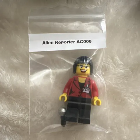 LEGO Alien Reporter Minifigure AC008 with Microphone Plastic Figure Polybag