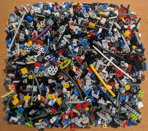 LEGO TECHNIC 1800pcs Pins Axles Thin Gears Connectors Small Parts Mix GBC Robot 