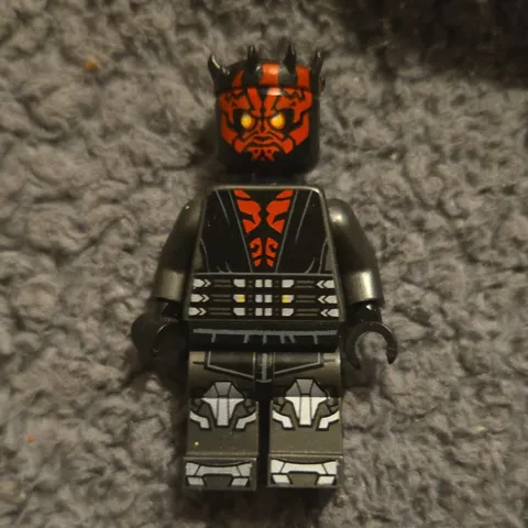 LEGO Star Wars Darth Maul Minifigure Black Outfit Red & Black Face Spiky Hair