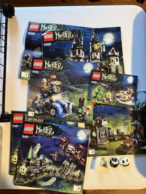 LEGO Monster Fighters Lot Manuals & Pieces 