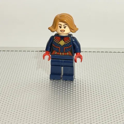 LEGO Marvel Super Heroes Captain Marvel MINIFIG