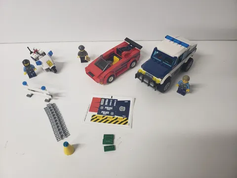 Lego City High Speed Chase 60007 pre-owned COMPLETE!