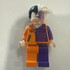 LEGO Two-Face Missprint (Purple eye Print) RARE Minifigure Orange & Purple Suit