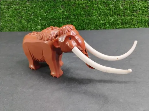 LEGO Woolly Mammoth Brown w/White Tusks 60195 Rare Missing Trunk Piece.