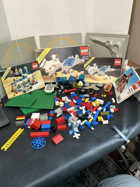 Lego Classic Space Starfleet Voyager Vintage 1981 Set 6929 Incomplete plus other
