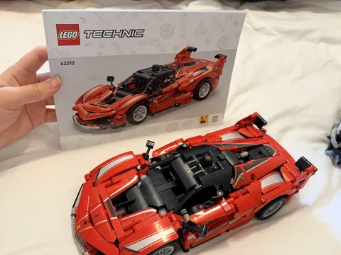 LEGO TECHNIC: Ferrari 488 GTE “AF Corse #51” (42125)