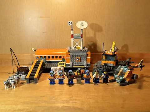 Lego 60036 Arctic Base Camp 100% Complete with Instructions