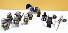 LEGO - CASTLE - King's Castle Siege - 7094 - Eleven Minifigs + Horse