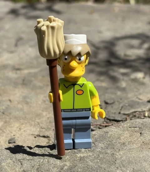 LEGO Simpsons Krusty Burger JEREMY FREEDMAN Teen worker Minifigure 10352 Janitor