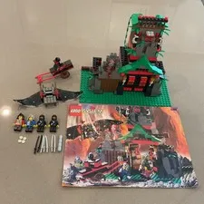 LEGO Castle: Robber's Retreat 6088 Near Complete Missing 2 Swords Vintage Ninja