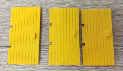 Lego 3644 Yellow Door 1 x 4 x 6 Grooved Ribbed Lot Of 3