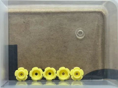 LEGO Parts - Bright Light Yellow Plate, Round 1 x 1 Flower - No 24866 - QTY 5