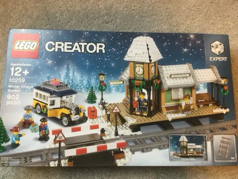 LEGO Creator Expert: Winter Village Station (10259) New Retired Set