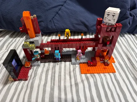 LEGO Minecraft: The Nether Fortress (21122) Loose