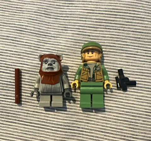 LEGO Star Wars - Endor Minifigures 2 Pack - Chief Chirpa & Rebel Commander