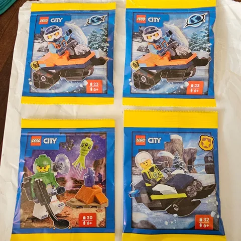 4x LEGO City Paper Pack Sets Construction Police Snow Space Alien Sealed NEW