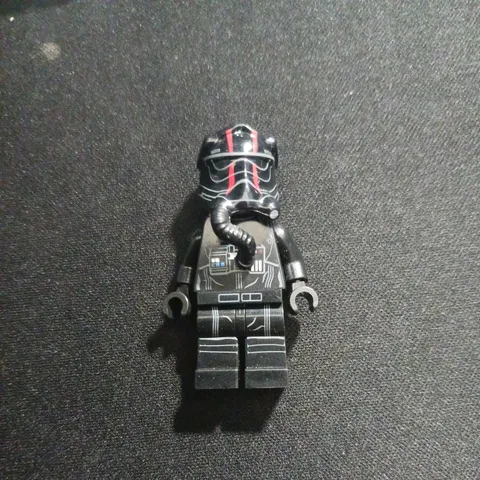 LEGO Star Wars MINIFIGURE First Order TIE Fighter Pilot Red Stripes sw0860 75179