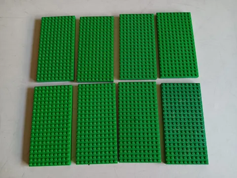LEGO BULK LOT OF 8 VINTAGE GREEN BASE BRICKS CROSS SUPPORT 10X20 #700