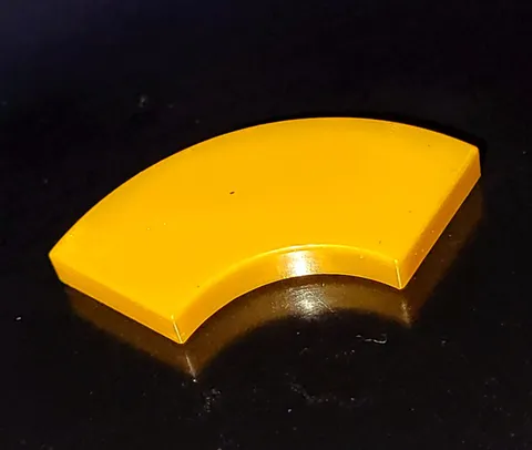 LEGO 27925 PEARL GOLD Tile, Round Corner 2x2 Macaroni ෴ qty 1 ෴ 6173654