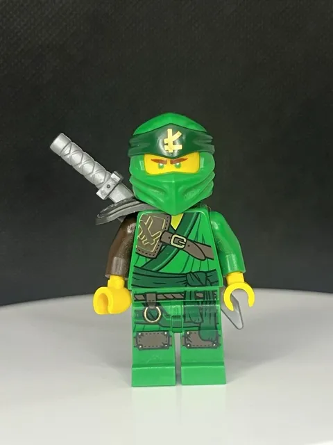 (S10 /1/8) Lego Ninjago njo0544 Lloyd Secrets of the Forbidden Spinjitzu 70676