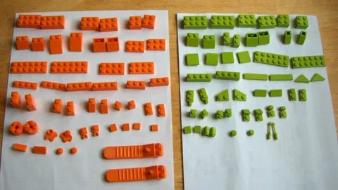 Lot/100 LEGO Bright Green /Bright Orange Blocks/Pieces