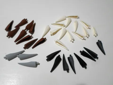 LEGO BULK LOT OF 34 LARGE FLEXIBLE BARB CLAW HORN TOOTH #11089 MIXED COLORS