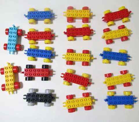 Lego Duplo Car Vehicle Train Bases 2 x 6 Replacement Parts Pieces lot of 17