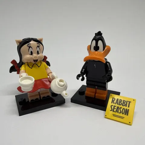 Daffy Duck and Petunia Pig - LEGO Looney Tunes Collectible Minifigures Lot 71030