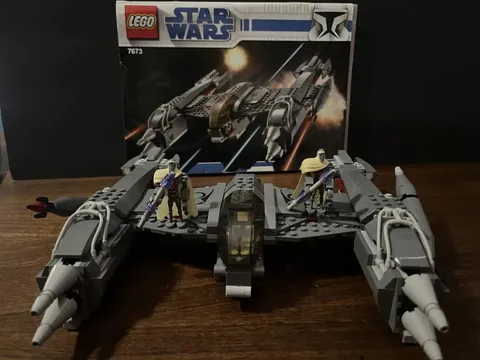 LEGO Star Wars: MagnaGuard Starfighter 7673 100% Complete With Minifigs/Manual