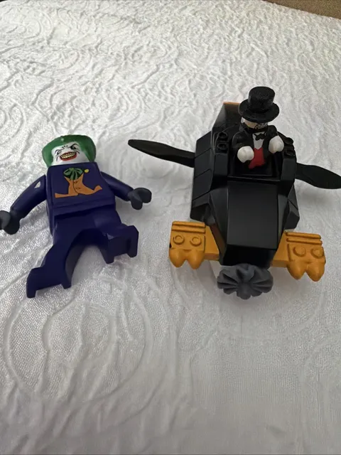 LEGO MCDONALDS * BATMAN * PENGUIN SUBMARINE * JOKER * HAPPY MEAL TOYS * 2008 