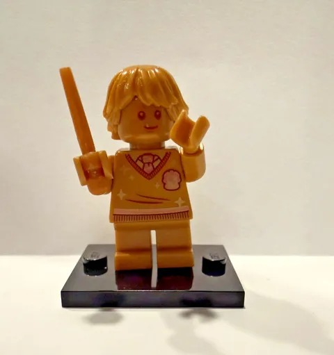 LEGO Harry Potter Ron Weasley GOLD Minifigure HP294 NEW w/ Wand