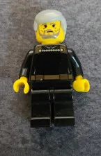 LEGO Star Wars Count Dooku Minifigure sw0060 (No Lightsaber No Cape)