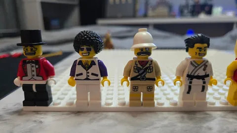 Lego Minifigure Series 2 (8684) Complete Set Of 16 Figures