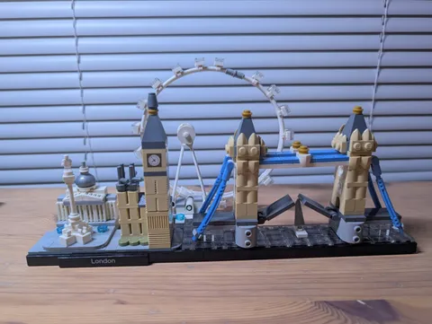 LEGO ARCHITECTURE: London (21034) Complete Set with Manual