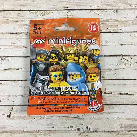 New Sealed Lego Minifigures Series 15 Frightening Knight Minifigure 71011
