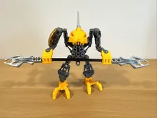LEGO Bionicle 7138 Rahkshi 100% Complete with Gold Shield Great Condition