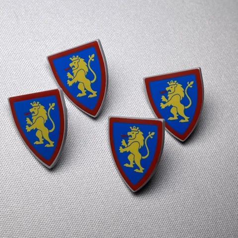 LEGO Lion Knight Shields Red Blue Castle Minifigure Accessories Lot x4