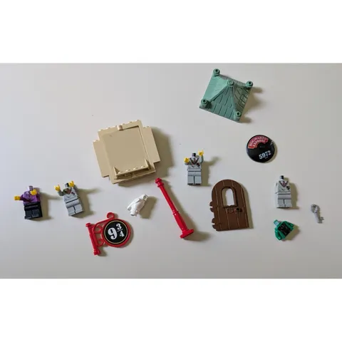 LEGO Harry Potter Minifigure Parts Accessories Hogwarts Express 9 3/4 Lot