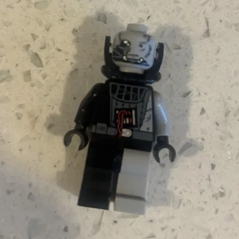 LEGO Star Wars Darth Vader Battle Damaged Force Unleashed sw0180 7672