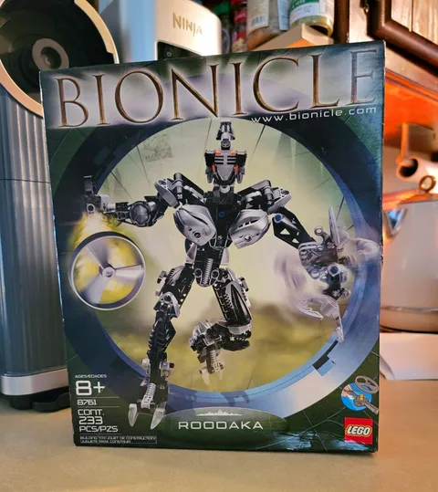 LEGO BIONICLE Metru Nui Roodaka 8761 Complete Set UNOPENED Box