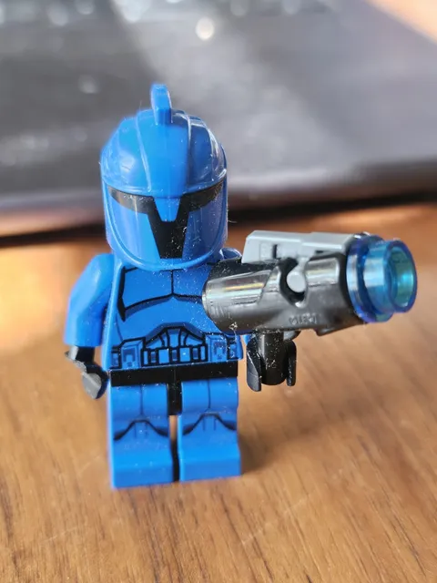 LEGO Star Wars Minifigure: Senate Commando Captain 75088 Clone Wars Blue