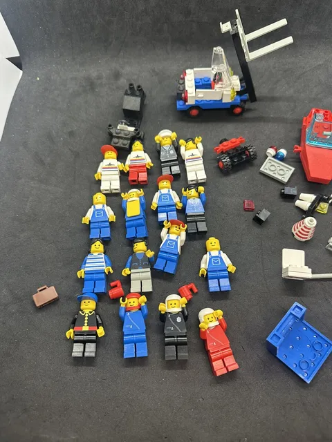 Vintage Lego Minifigure Lot Space Town Late 80's Early 90's Misc Items