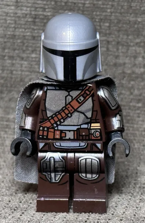 LEGO Star Wars Mandalorian Din Djarin Mando Minifigure Silver Beskar Armor Cape