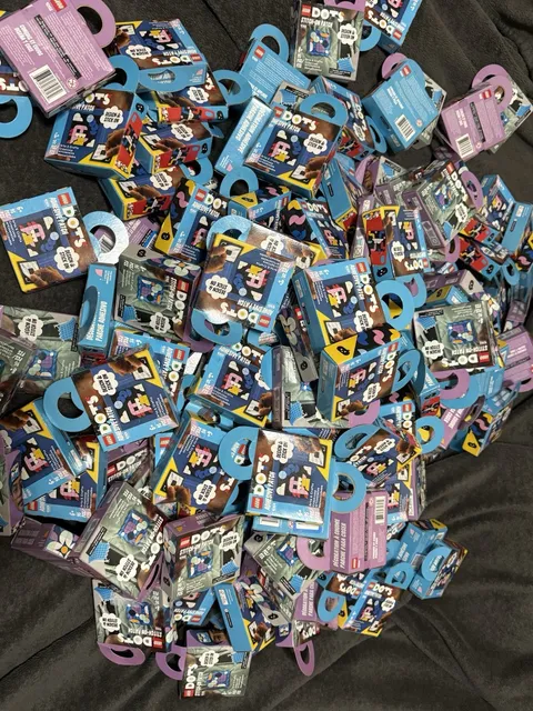150 x Lego dots (Lego 41955,Lego 41954) bundle