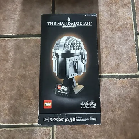 LEGO Star Wars The Mandalorian Helmet 75328 Display Stand 584pc 18+