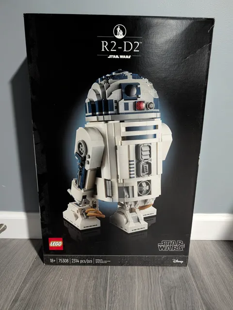 LEGO Star Wars R2-D2 75308 - 2314 pcs Retired set New/Factory Sealed 