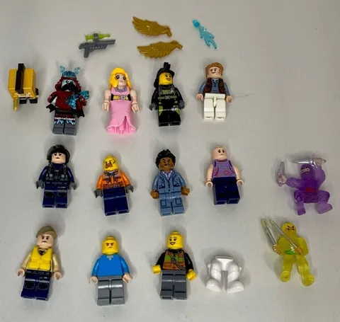LEGO Minifigures Lot of 11 + Other Mini Figures And Accessories
