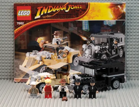 Lego 7682 Indiana Jones - Shanghai Chase complete w/one substitution