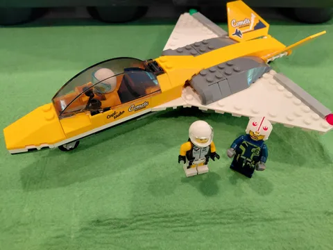 LEGO Comets Airshow Jet Airplane -Near Complete - 3 MiniFigure pilots