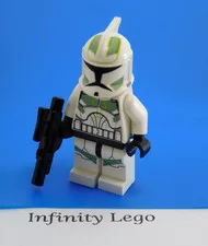 LEGO Clone Trooper Minifigure Star Wars with Sand Green Markings (7913 66377)